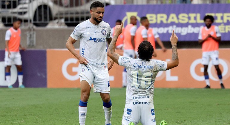 Bahia vira para cima do Vasco e garante vice liderança da Série B