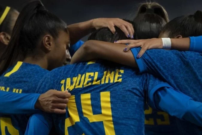 Seleção feminina derrota Itália por 1 a 0 em amistoso