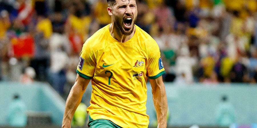 Austrália bate Dinamarca e volta às oitavas de uma Copa após 16 anos