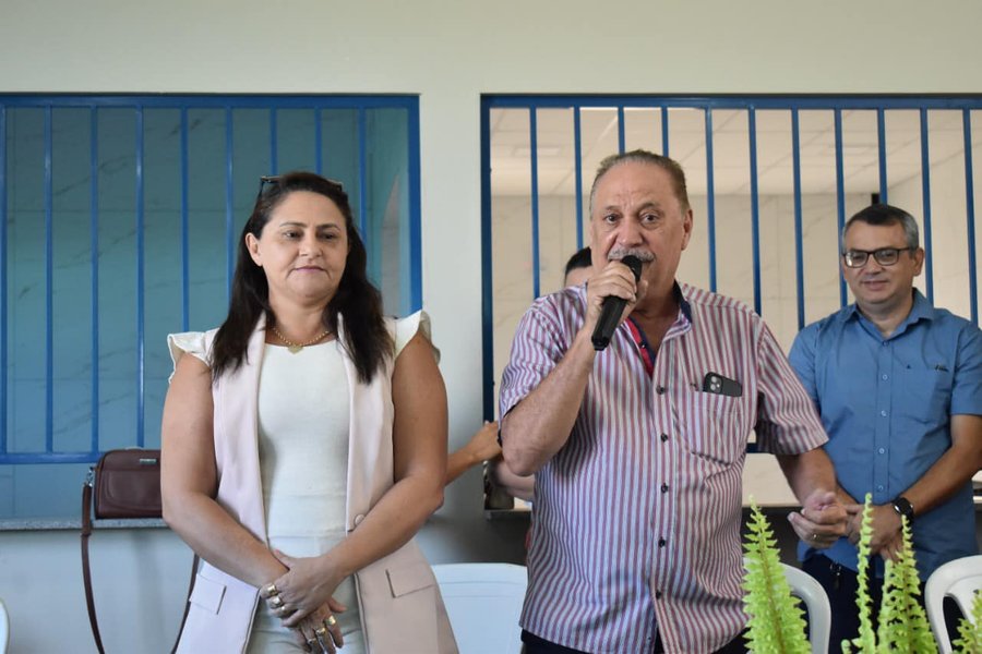 Prefeito de Parnarama anuncia o pagamento do 14º salário aos demais servidores da educação 