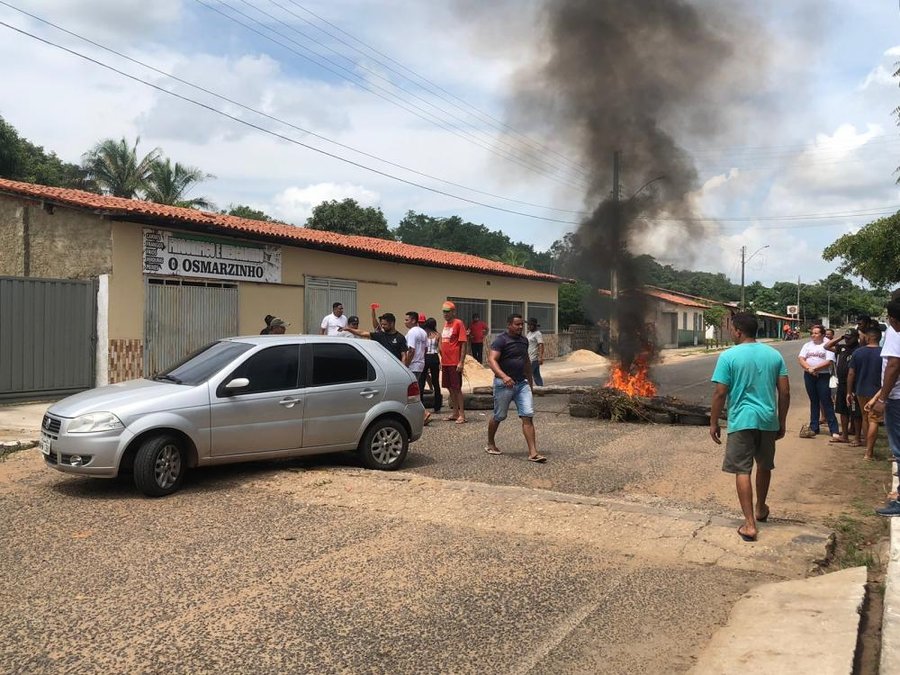 PI: Moradores de Palmeirais protestam por justiça após estupro de bebê de 4 meses