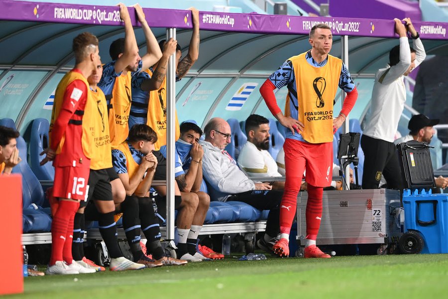 Arrascaeta brilha tarde demais: Uruguai se despede da Copa com vitria insuficiente