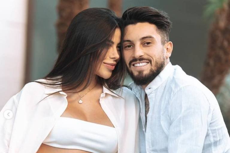 Copa do Mundo: ‘Dor’, diz noiva de Alex Telles sobre lesão no joelho direito do lateral