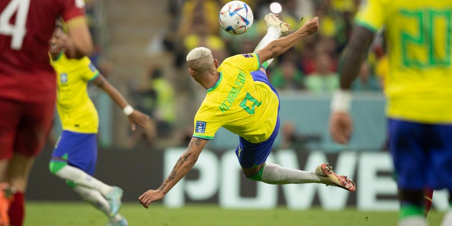 Gol de voleio de Richarlison é eleito o mais bonito da Copa do Catar