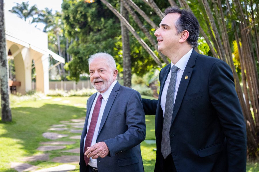Governo Lula enfraquece base no Senado com escalação de ministros