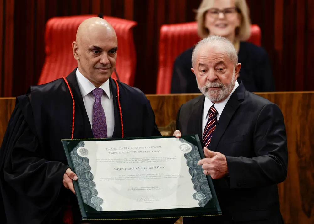 Lula e Alckmin são diplomados pelo TSE