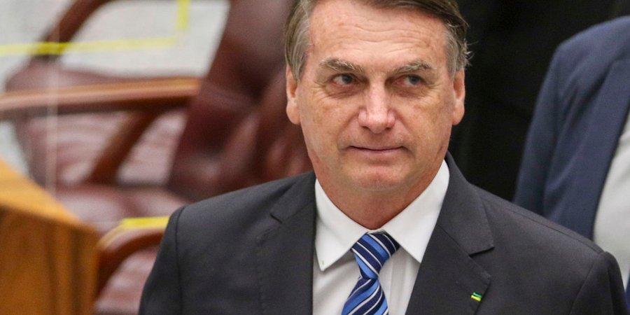 Ex presidente Bolsonaro é internado em hospital nos EUA