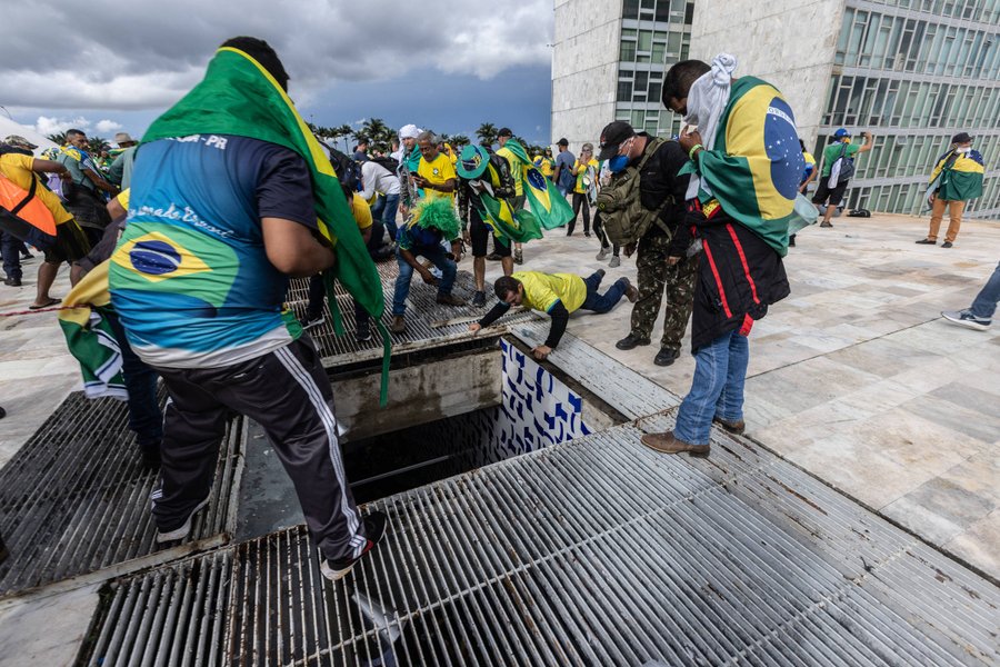 PT quer Lula na reinauguração de liderança depredada por golpistas na Câmara