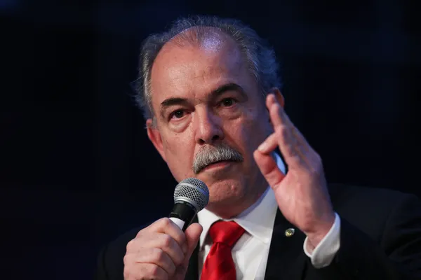Conselho do BNDES aprova nome de Mercadante para a presidência do banco