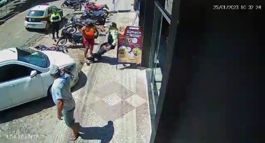 Lutador de MMA nocauteia agente de trânsito no Pará