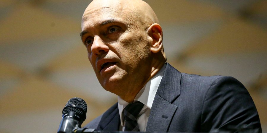 Moraes: tentaram me dar um cartão vermelho, mas o VAR não permitiu
