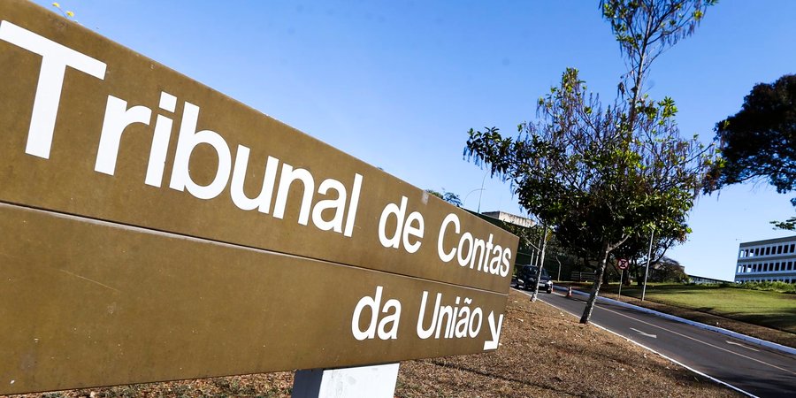 TCU vai apurar gastos de Bolsonaro com cartão corporativo