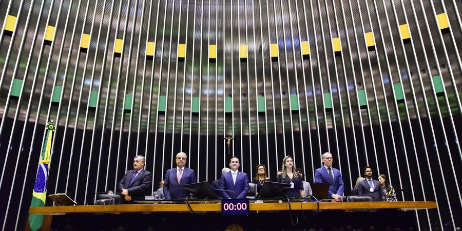 Indústria pede reforma tributária e modernização do setor elétrico