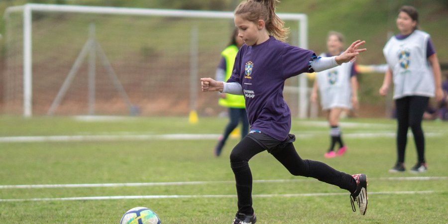 Programas do governo federal e da CBF fortalecem o futebol feminino