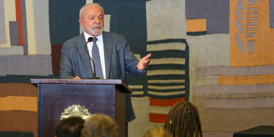 Lula reclama em reunião no Conselhão que não se pode falar de juros