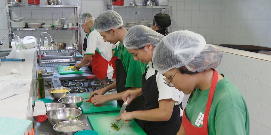 Desemprego cai de 8% para 7,7% no país no terceiro trimestre do ano