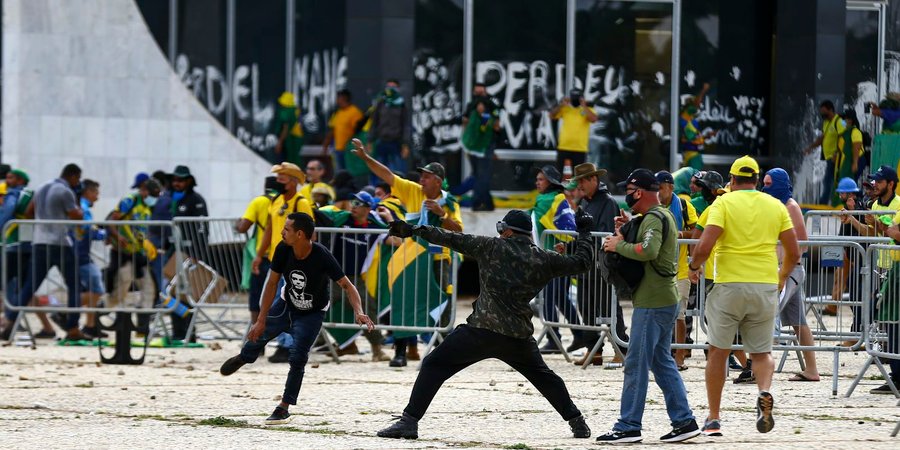Relembre o passo a passo da tentativa de golpe no 8/1