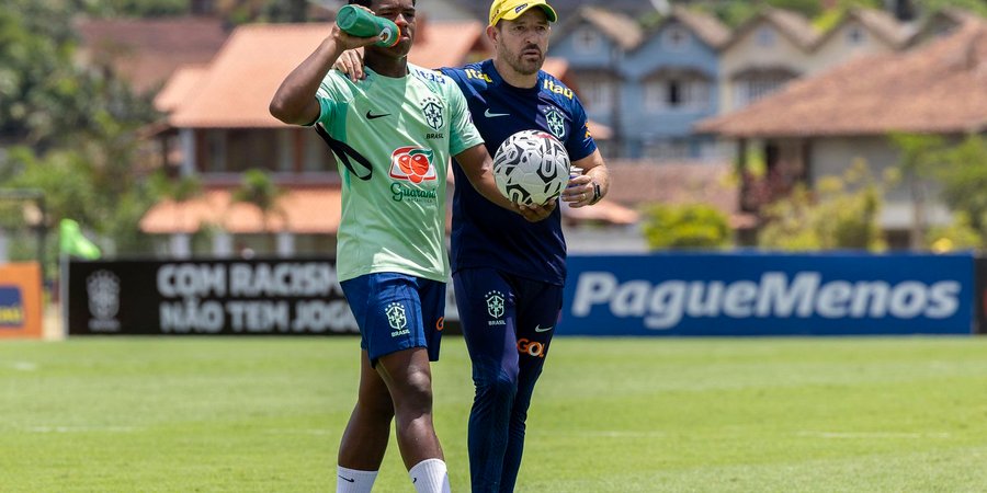 “Seleção mostrou evolução”, elogia Ramon, após 2 a 0 sobre Colômbia