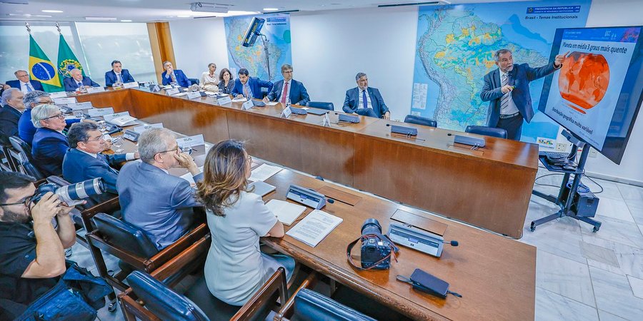 Chefes dos Três Poderes discutem aumento de penas a crimes ambientais