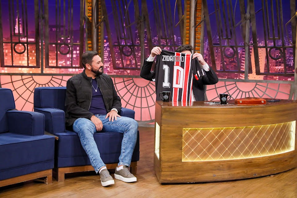Ídolo do Corinthians e do São Paulo, Danilo fala no The Noite nesta segunda-feira