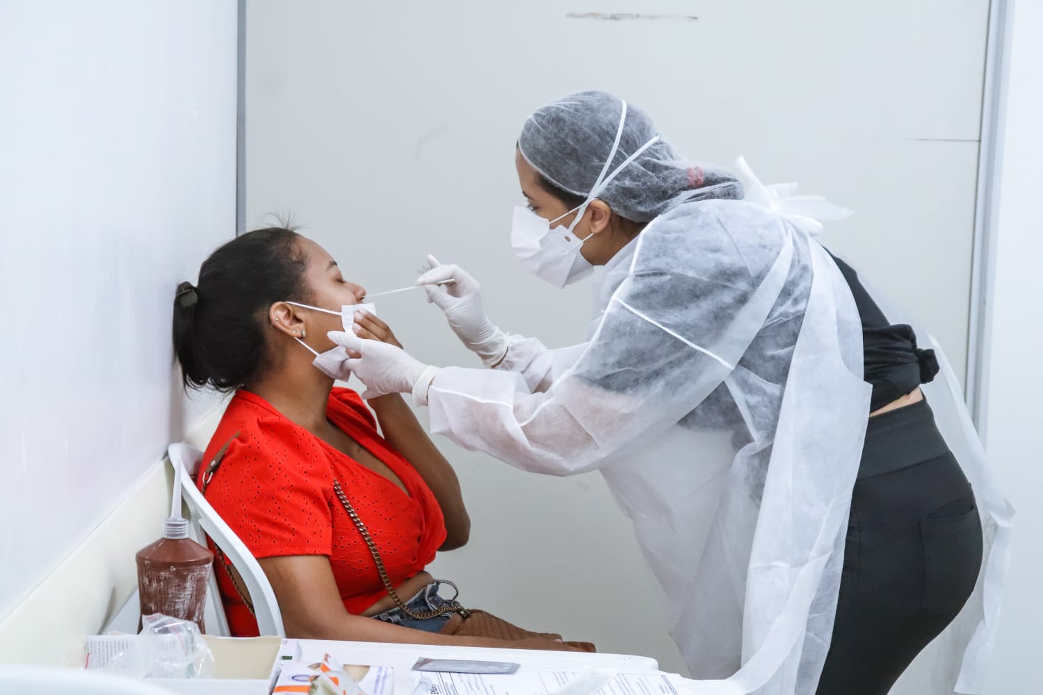 Mais de 3 mil pessoas testaram positivo para Covid-19 em 2024 no Maranhão, aponta SES