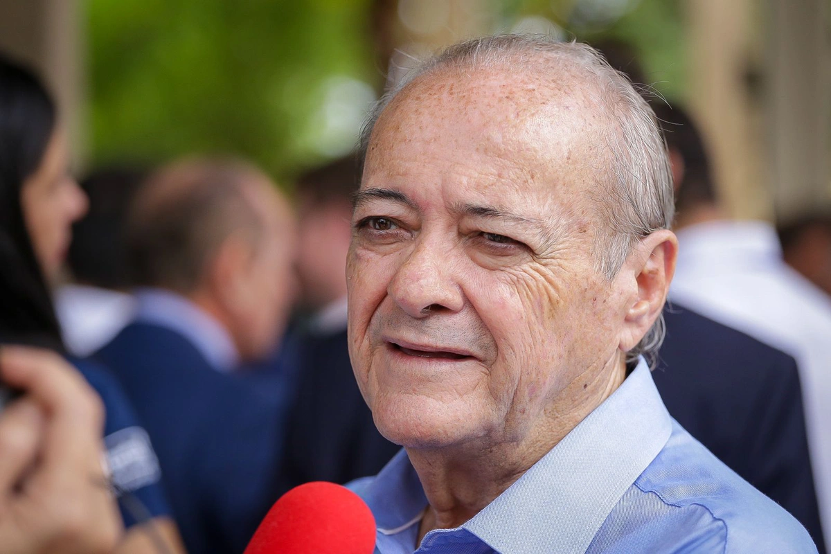 Sílvio Mendes decreta situação de emergência na Saúde Pública de Teresina