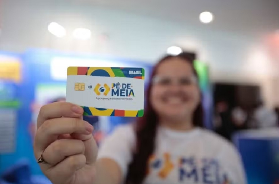 Parcela de R$ 1.000 do Programa Pé-de-Meia começa a ser paga nesta terça-feira (25)