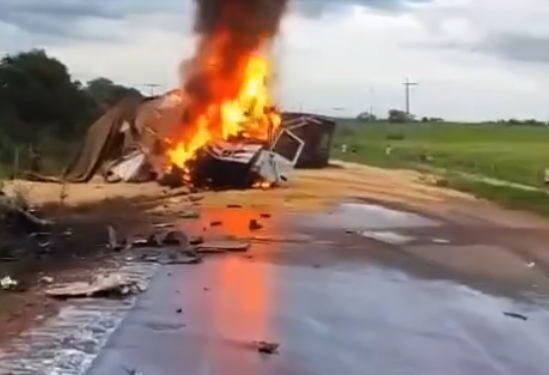 Jovens que empinavam motos causam tragédia com três mortos no Maranhão; veja o vídeo