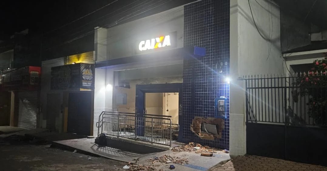 Criminosos explodem agência da Caixa em Vitorino Freire-MA