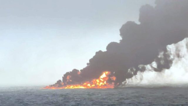 Colisão entre navios deixa dezenas de feridos na Inglaterra