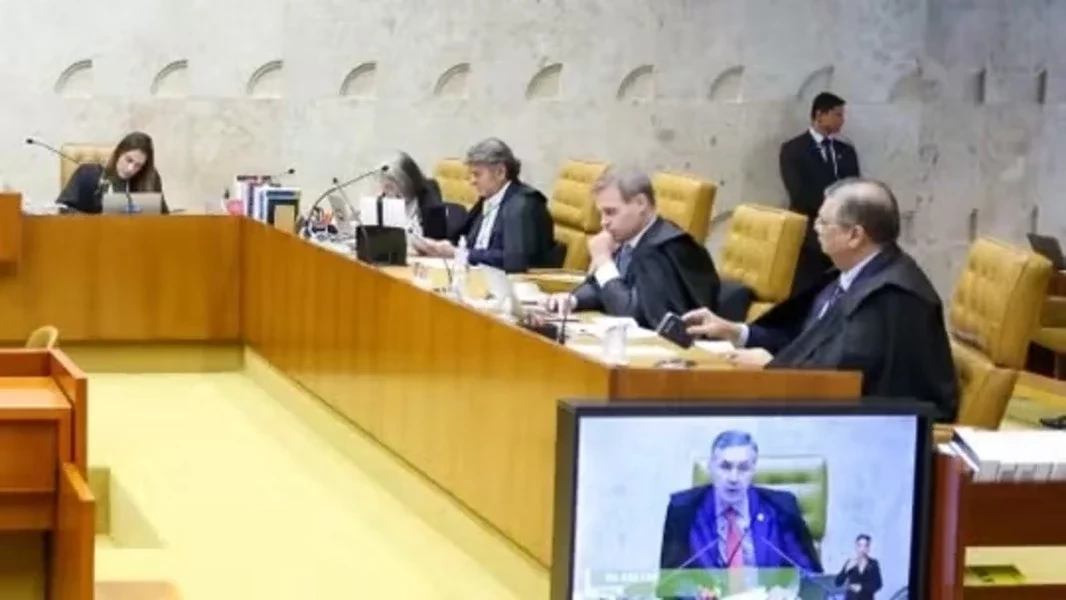 Dino e Mendonça têm discussão tensa sobre quem chama servidor público de ladrão