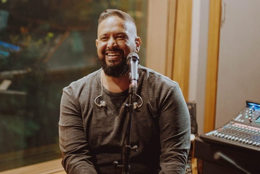 Prefeito Juvenal Silva anuncia show do cantor Fernandinho no Dia Evangélico 2025 em Parnarama