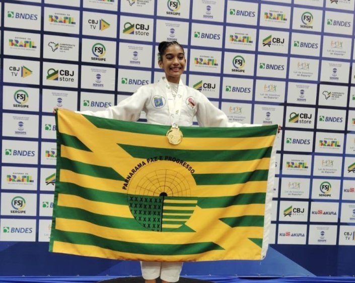 Parnaramense Liara Sousa conquista título brasileiro no Judô Sub 15