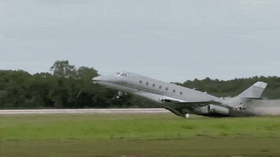 Avião particular cai em aeroporto na República Dominicana e explode