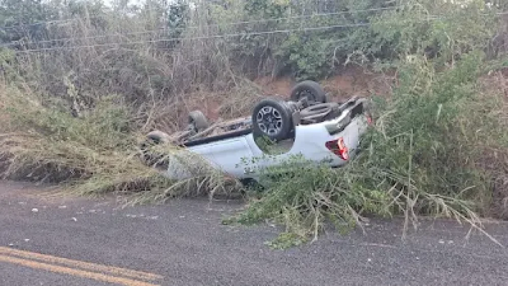 Empresário Zezinho sofre capotamento na estrada entre Matões e Parnarama