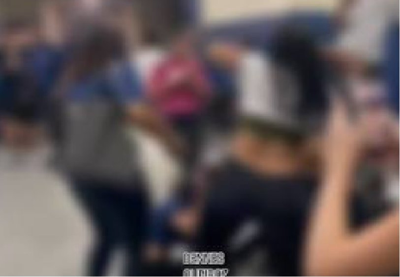 Confusão entre alunos e responsáveis termina em violência dentro de escola no Rio de Janeiro